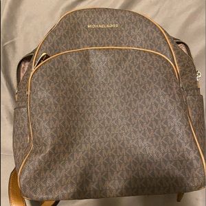 Michale kors book bag